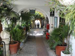 Xtrallusion photo gallery of Italy. Photos, pictures, images and photographs of the Italian Rivieras, the Italian Lakes, the Italian Alps, the Cinque Terre, the Amalfi coast and some of the most beautiful corners of Italy. Plus photos of Italian cities such as Pisa, Milan, Genoa and Rome.